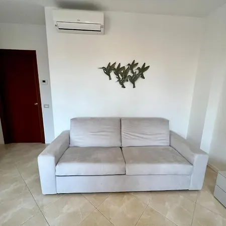 Beija Flores-trilocale Piazza Garibaldi 18 * Desenzano del Garda